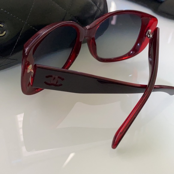 Chanel Sunglasses- Authentic - Picture 5 of 6